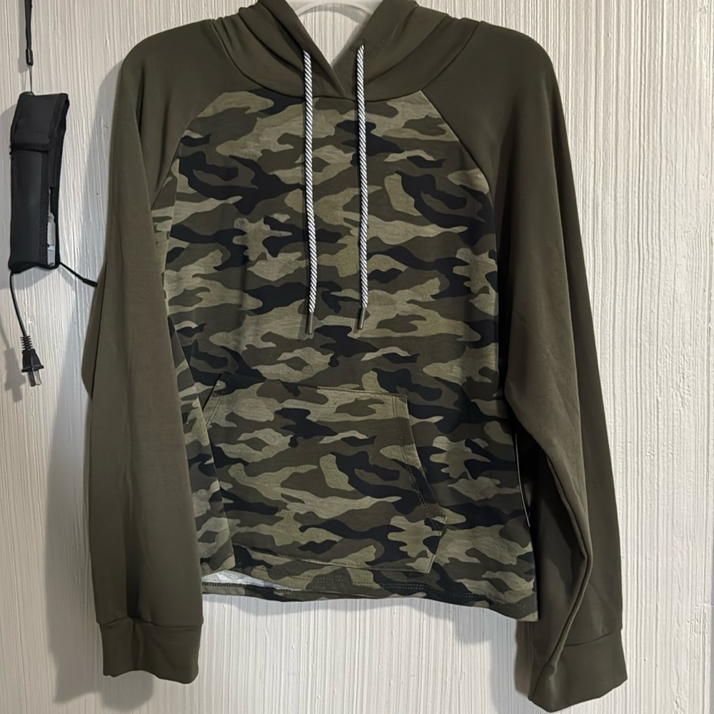 Long sleeve war sweater